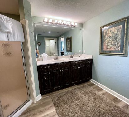 Master Bedroom Suite #1 Spa Bath &amp; Shower