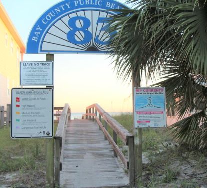 The Beach Access is an easy walk and at the end of our street... 