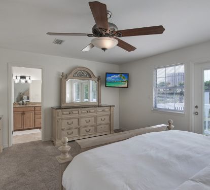 Upper level king bedroom with bath.