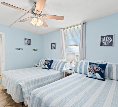 2nd bedroom (2) Queen beds