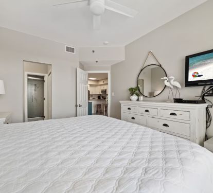 Main bedroom with en suite bathroom
