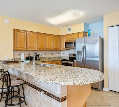 Attention to detail - notice the stone accents below the breakfast bar
