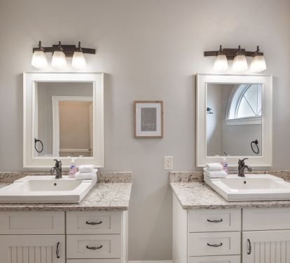 Double vanity master bathroom