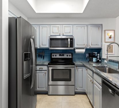 [Kitchen] Fully equipped with a breakfast bar for 4