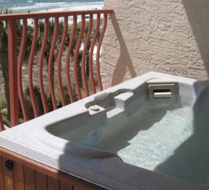 Hot tub on balcony 