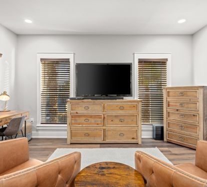 King Master Suite w/ balcony, 6' Tile Shower, Sitting Area, Large TV