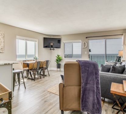 Your living room with AMAZING views! 