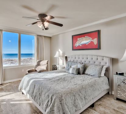 Gulf front master with sliding doors to balcony