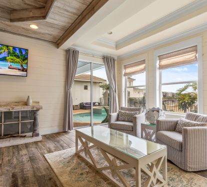 Primary Suite with additional seating area &amp; patio access