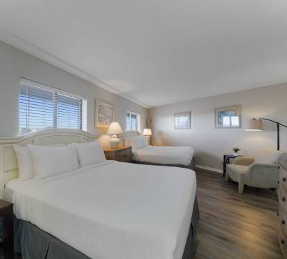 Double Queen guest room