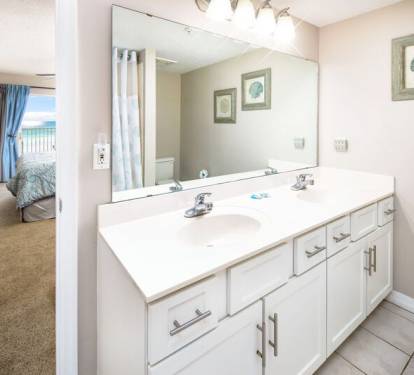 Master Bath - 
Gulf Dunes 413 Fort Walton Beach Okaloosa Island Vacation Rentals