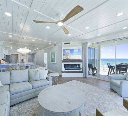 Welcome to Crescent 201, where resort style amenities meet the white beaches of Destin and the emerald waters of the Gulf.