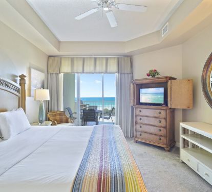 Coastal king bedroom overlooking the Gulf of Mexico in Destin