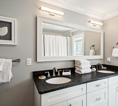 Guest Bathroom 1
