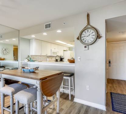 Dining Area/Bar