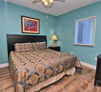 7 - Guest Bedroom 1 (1)