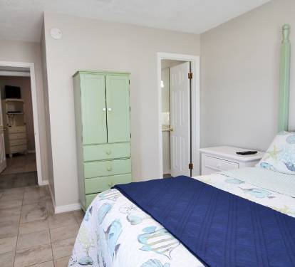 6 - Primary Bedroom Suite (3)