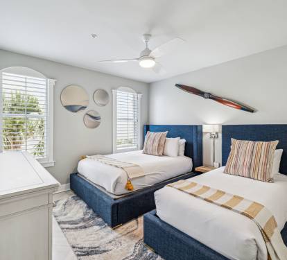 Queen Guest Suite - Equipped with a Twin Bed & Flat-Screen TV