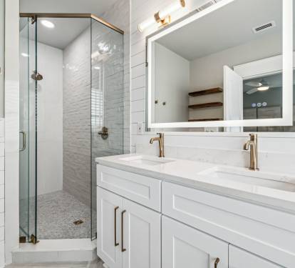 Primary King En-Suite - Dual Vanities & Walk-In Shower