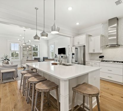 Bar Seating for 6 - Perfect for Quick Bites or Breakfast