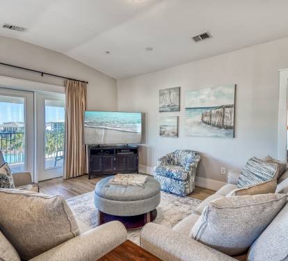 Living Area - Offering Ample Seating