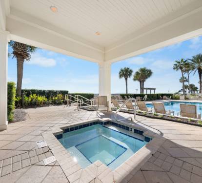 A36 BC CATALINA HOT TUB