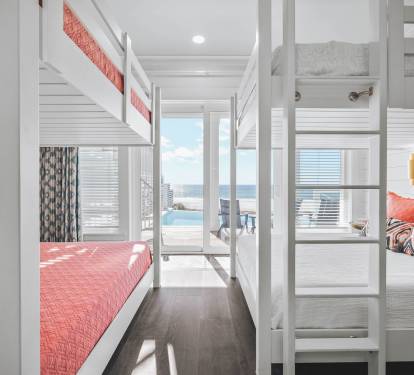 Bunk Room - 2 Queen over Queen Bunks Sleeping 8!
