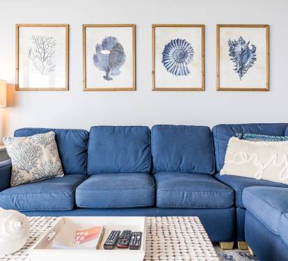 4 Caribe 305C Living Room