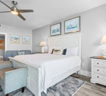 18 Caribe 305C Primary Bedroom