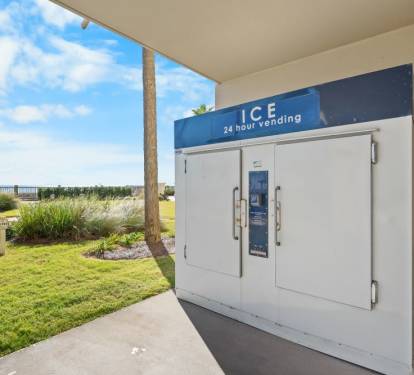 Beach Club Catalina Ice Machine