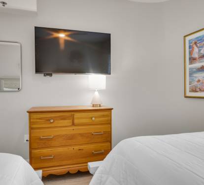 Bedroom 3 with 2 Queen