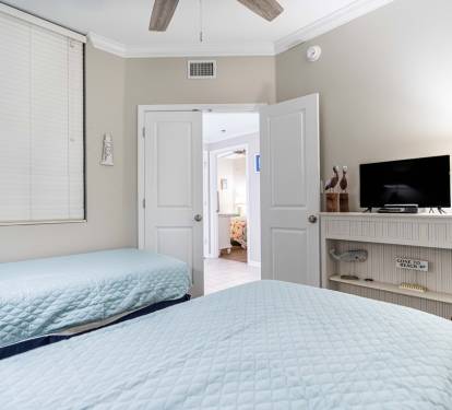 Beach Club 303B Bedroom 3 with Twins