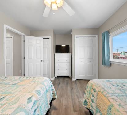 Bonhomme Richard East Bedroom 2