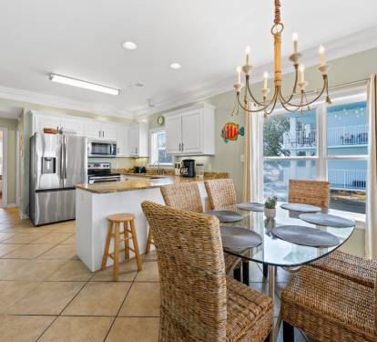On Golden Pond 8A Dining Table Seats 6