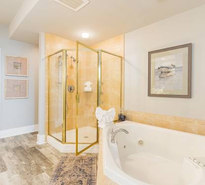 20 Caribe 305C Primary Bathroom Jetted Tub and Separate Shower