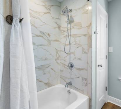 Point House II Bathroom 2