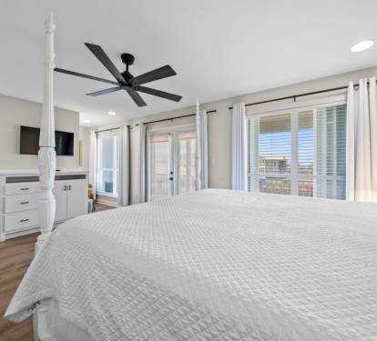 Wave Watch II Primary Bedroom