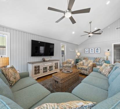 4 Shore Living Room