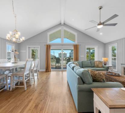 4 Shore Living and Dining Area