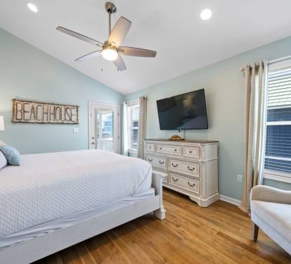 4 Shore Primary Bedroom