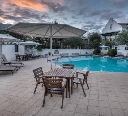 Take an Evening Dip in the Cabana Community Pool