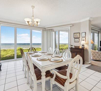 Gulf Front Dining Area with Seating for 8!
