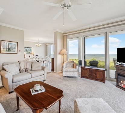 Cozy Living Area with Panoramic Gulf Views!