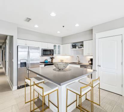 Spacious & Well Lit Chef's Kitchen