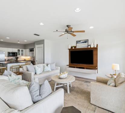 Cozy Gulf-Front Living Area