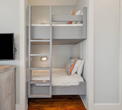 Primary King Suite - Extra Sleeping Arrangements in Twin Bunk!