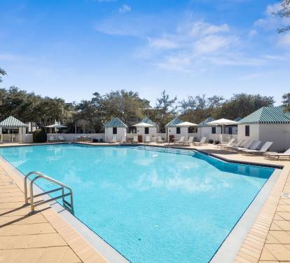 Make a Splash in the Cabana Pool!