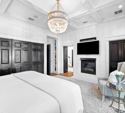 1st Floor Primary Suite - Large King Suite