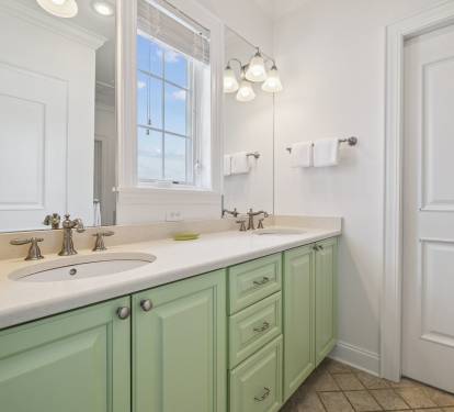 Primary King En-Suite - Dual Vanities