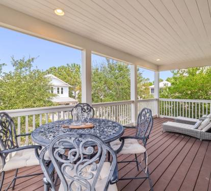 2nd Floor Balcony - Offering Loungers & Al Fresco Dining for 4